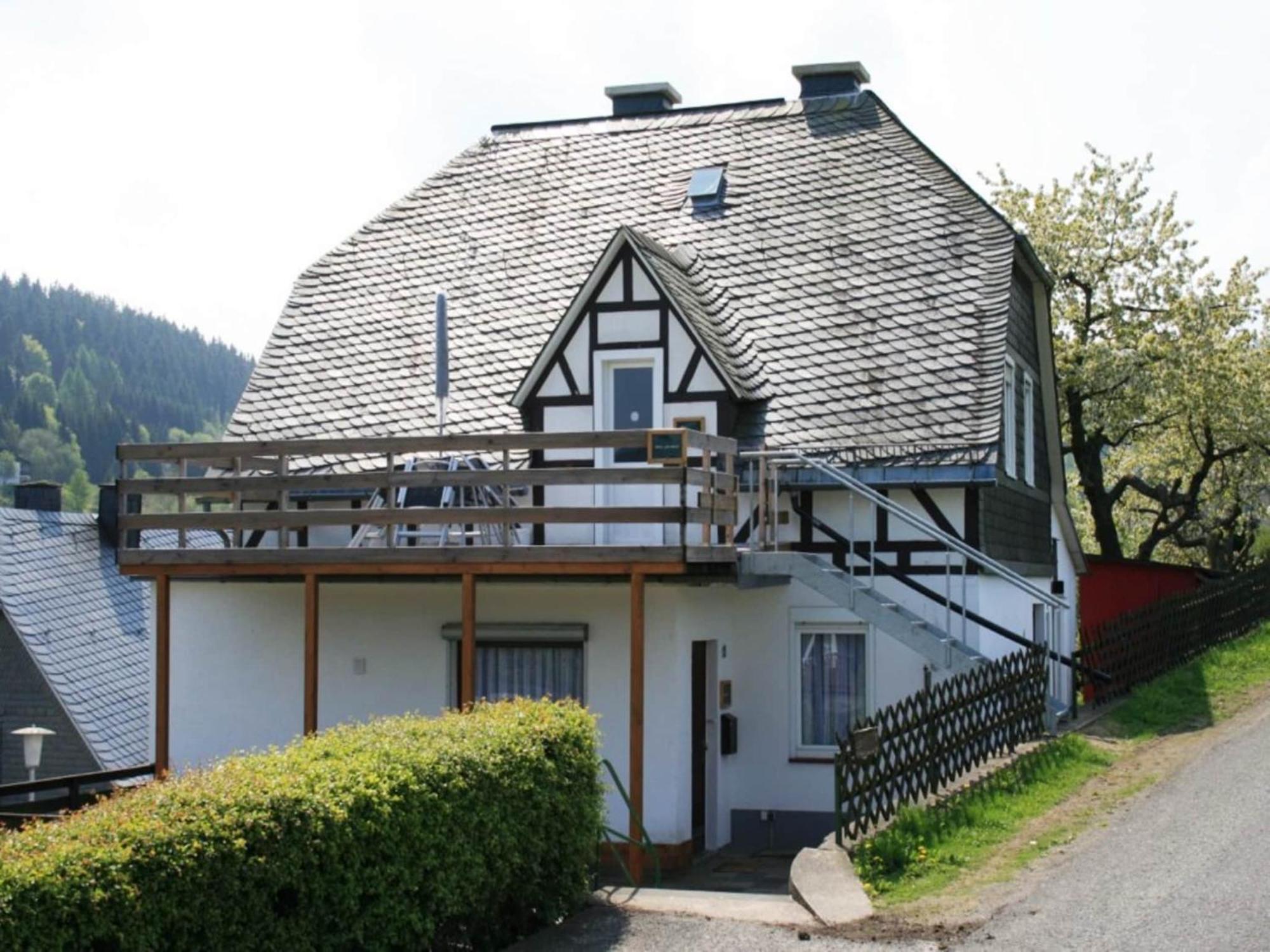 Cosy Apartment In Schwalefeld Near Willingen With Private Terrace Extérieur photo